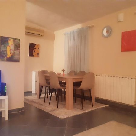 2 Bedroom Centre Apartment Подгориця Екстер'єр фото