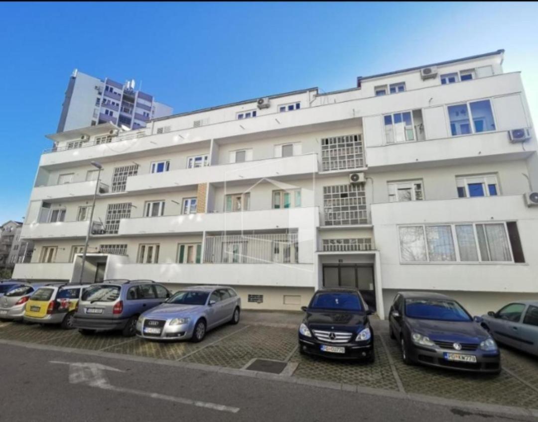 2 Bedroom Centre Apartment Подгориця Екстер'єр фото